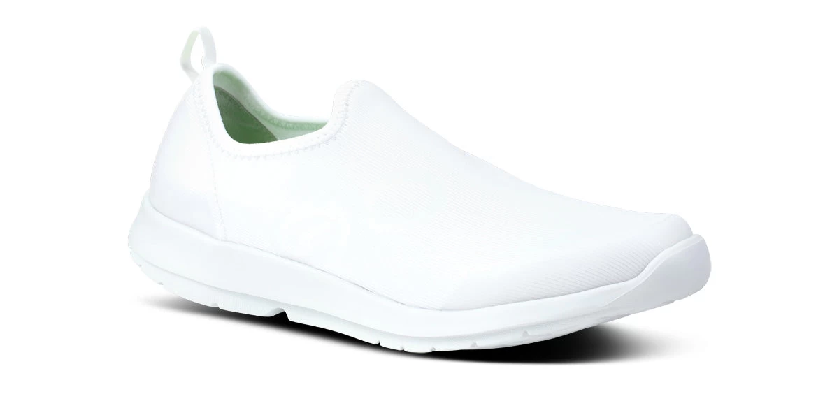 OOfos Women's OOmg Sport Low Shoe - White
